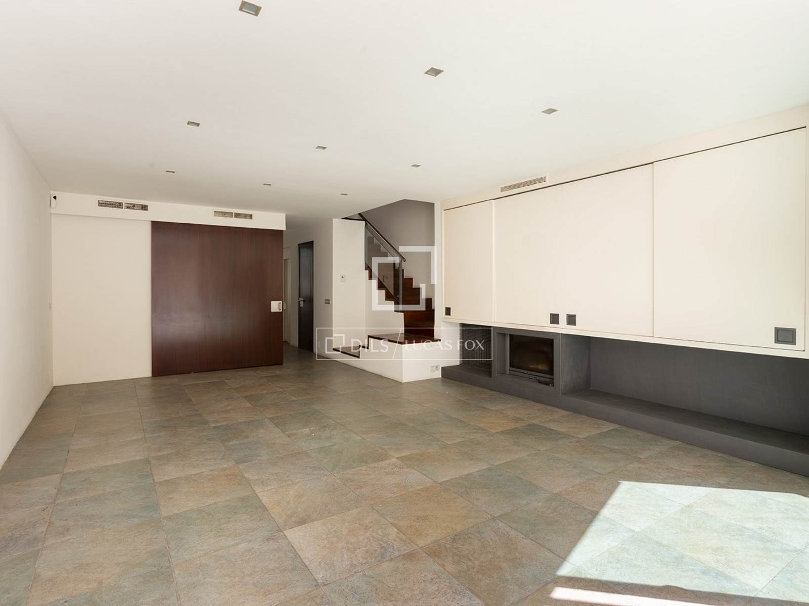 Villa à Barcelona, Espagne 6 chambres, 422 m2 No. 195612