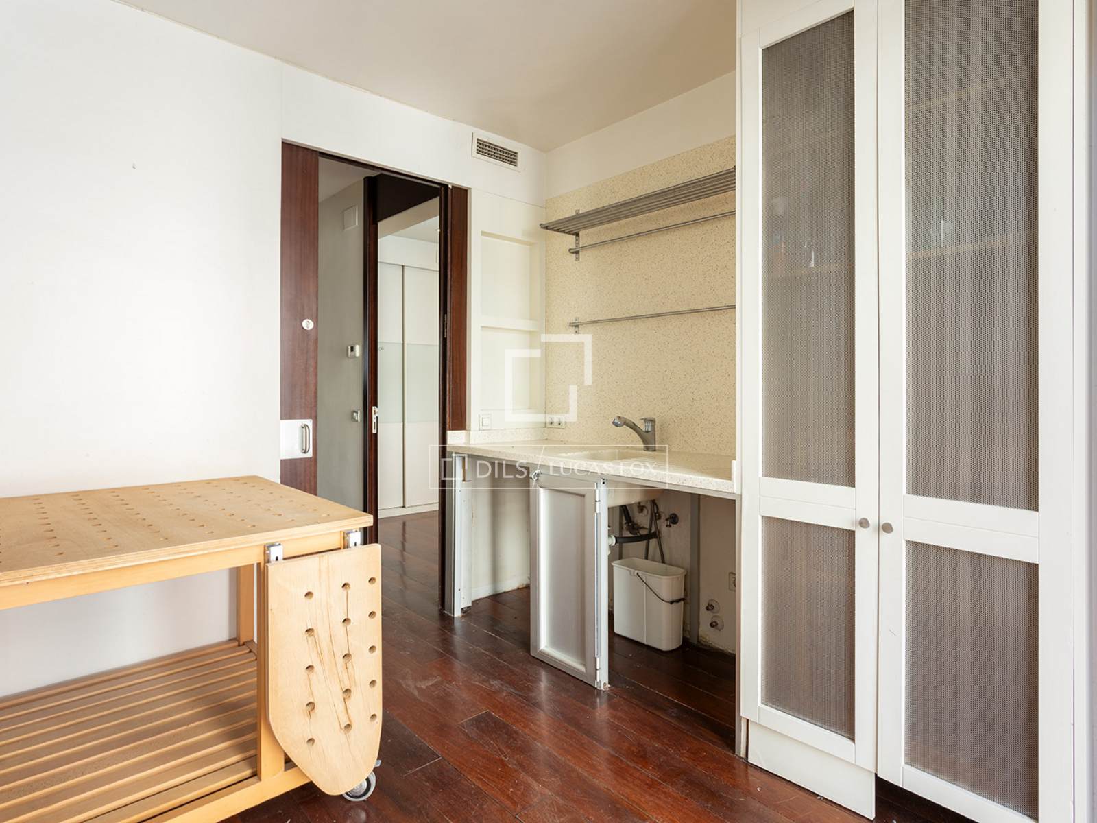 Villa à Barcelona, Espagne 6 chambres, 422 m2 No. 195612