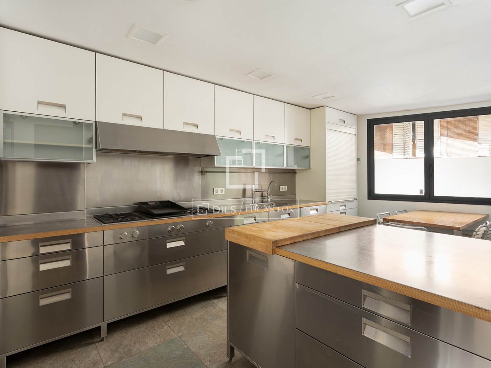 Villa à Barcelona, Espagne 6 chambres, 422 m2 No. 195612