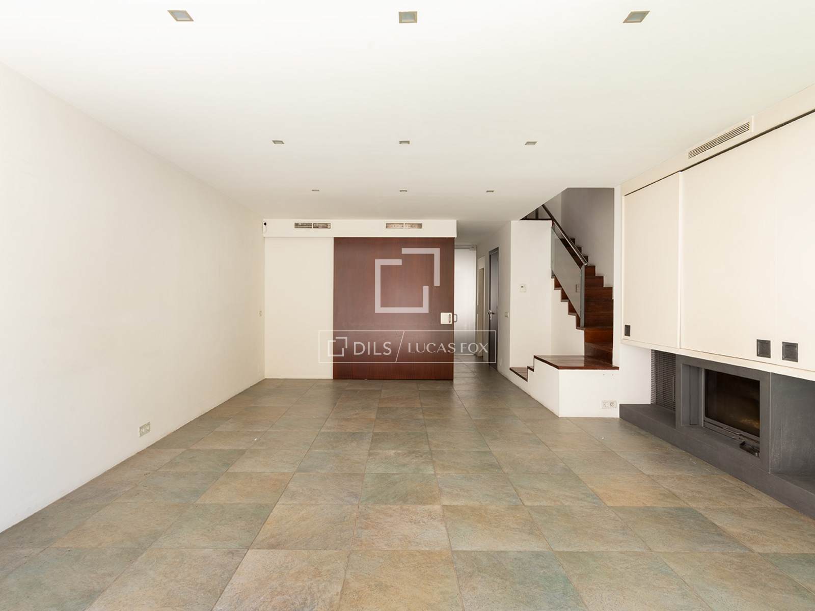 Villa à Barcelona, Espagne 6 chambres, 422 m2 No. 195612