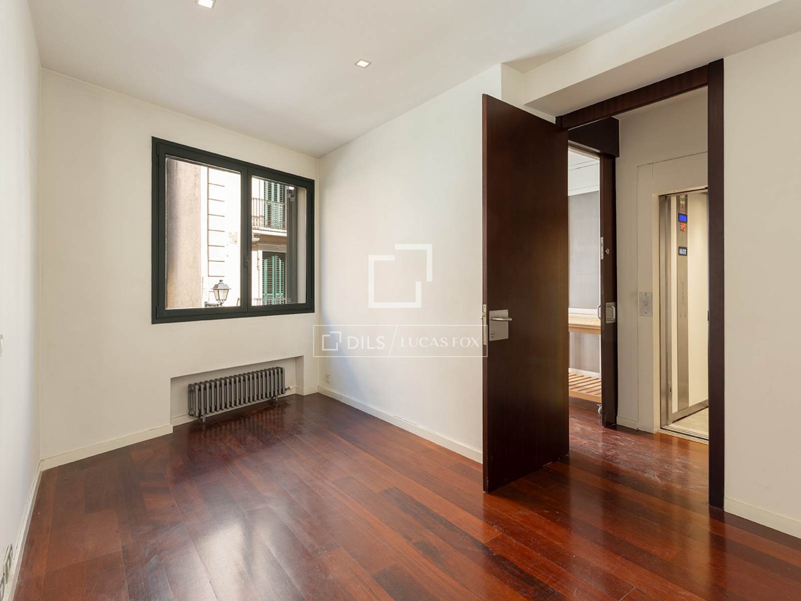 Villa à Barcelona, Espagne 6 chambres, 422 m2 No. 195612