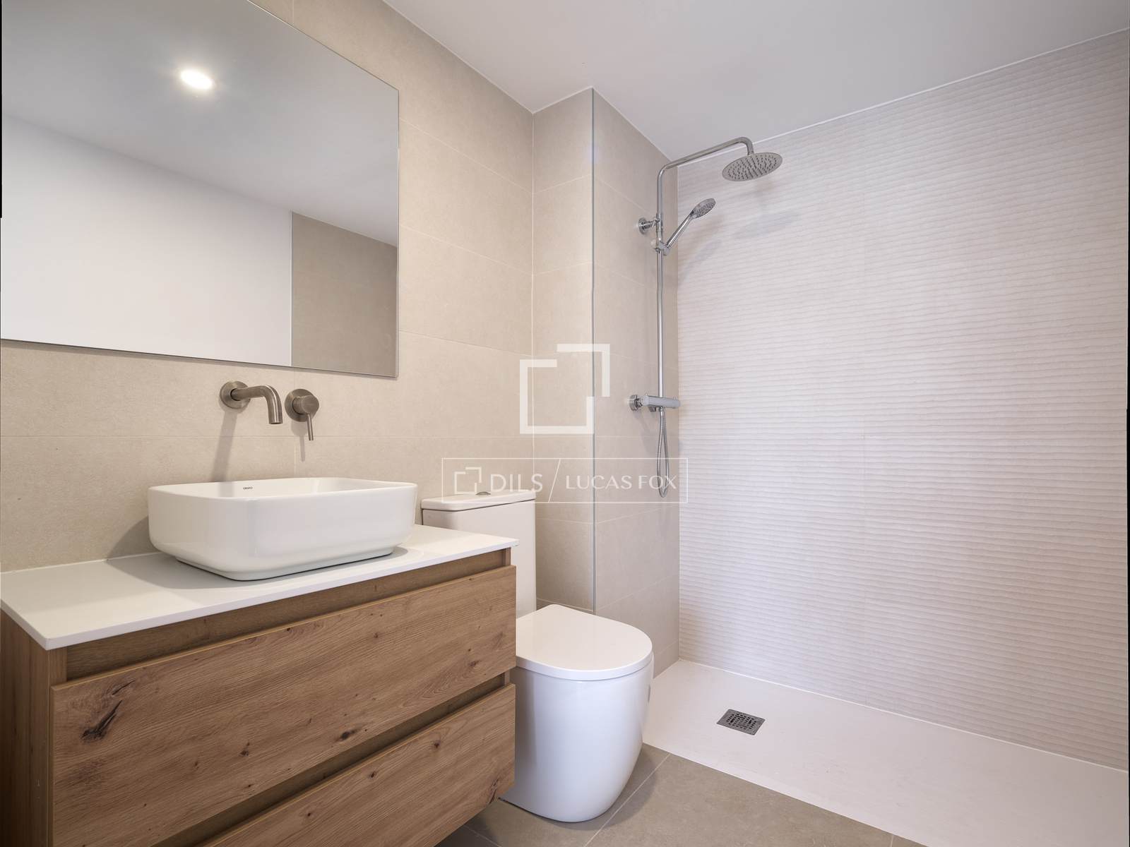 Kattohuoneisto Barcelona, Espanja 3 makuuhuonetta, 97 m2 No. 195613