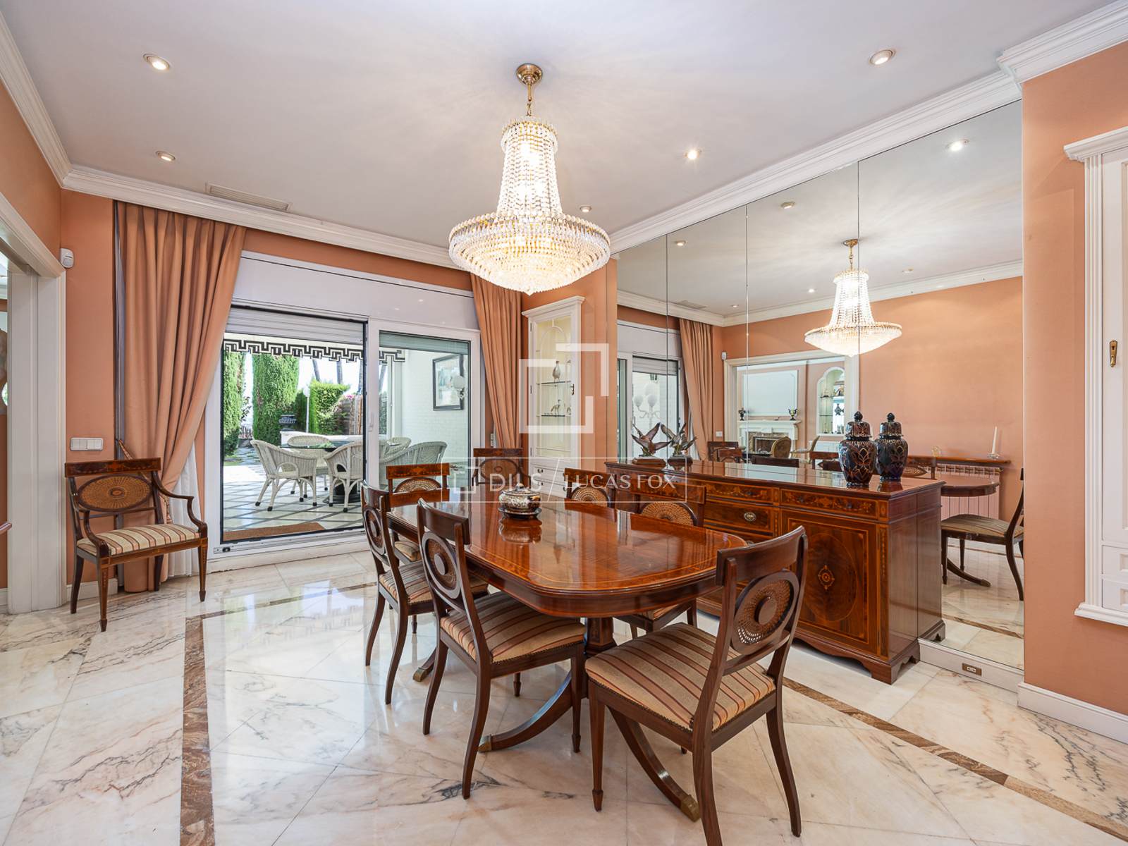 Villa en Barcelona, España 8 dormitorios, 592 m2 No. 195614