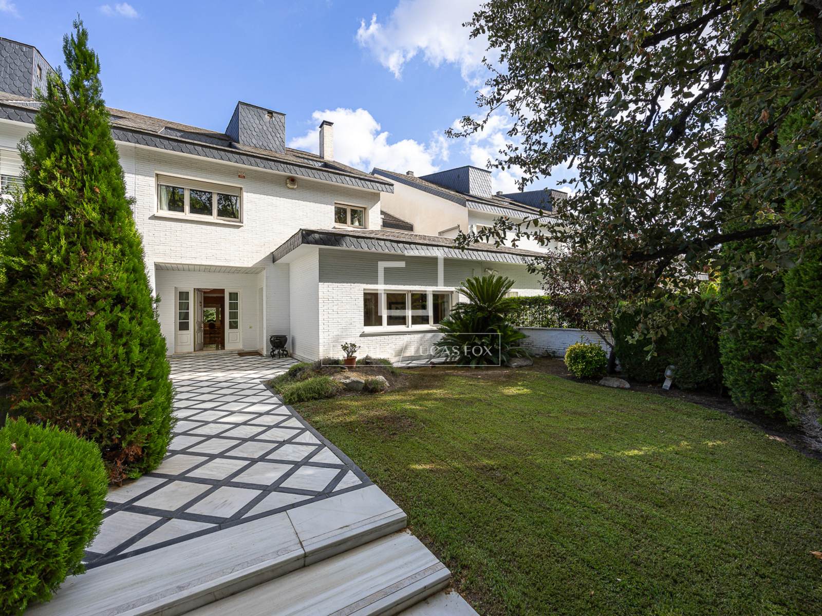 Villa en Barcelona, España 8 dormitorios, 592 m2 No. 195614