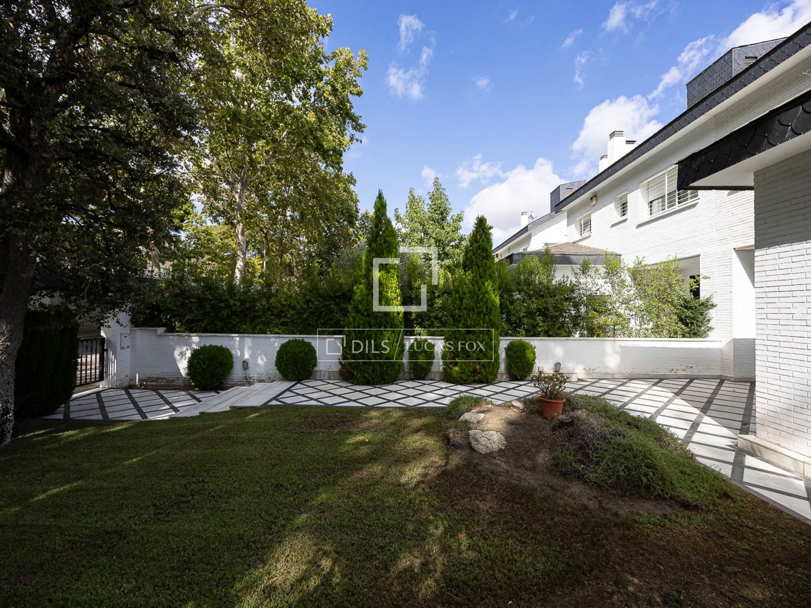Villa en Barcelona, España 8 dormitorios, 592 m2 No. 195614
