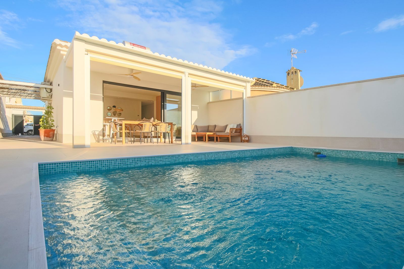Villa in Torrevieja, Alicante, Spain 102 sq.m. No. 181645