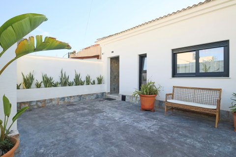 Huvila Torrevieja, Alicante, Espanja 102 m2 No. 181645