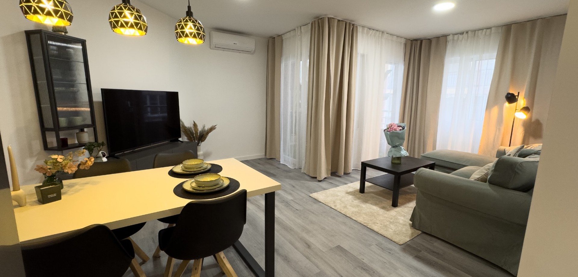 Appartamento a Torrevieja, Alicante, Spagna 2 camere da letto, 80 mq. N° 151819