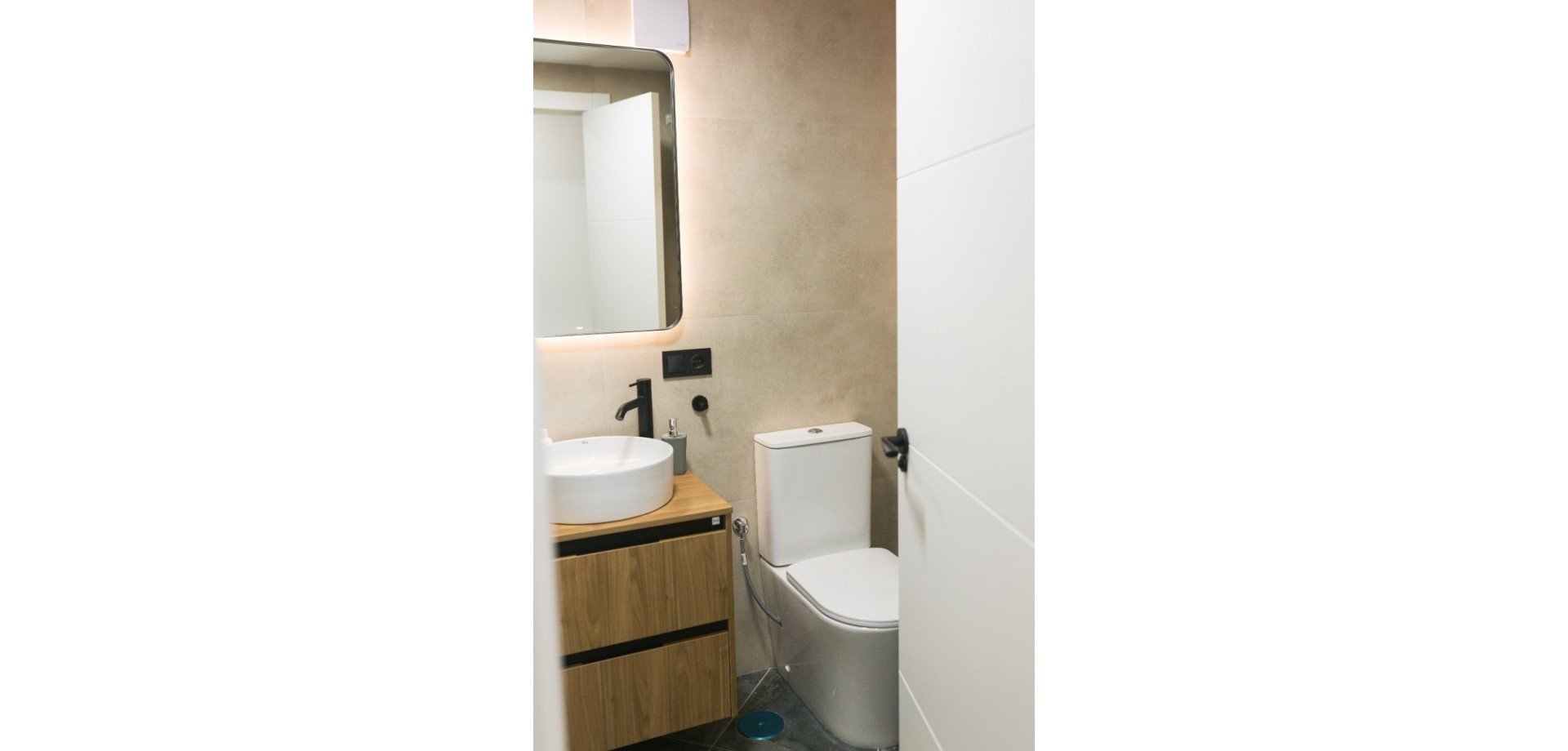 Appartamento a Torrevieja, Alicante, Spagna 2 camere da letto, 80 mq. N° 151819