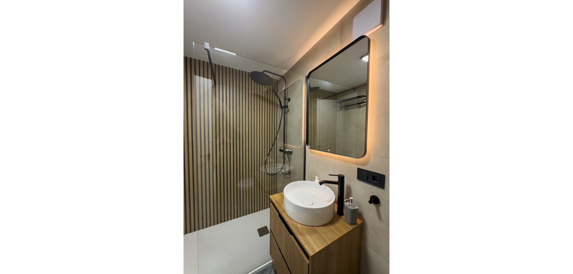 Appartamento a Torrevieja, Alicante, Spagna 2 camere da letto, 80 mq. N° 151819