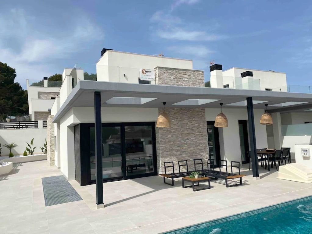 Villa in Los Balcones, Alicante, Spanien 5 Schlafzimmer, 280 m2 Nr. 151815