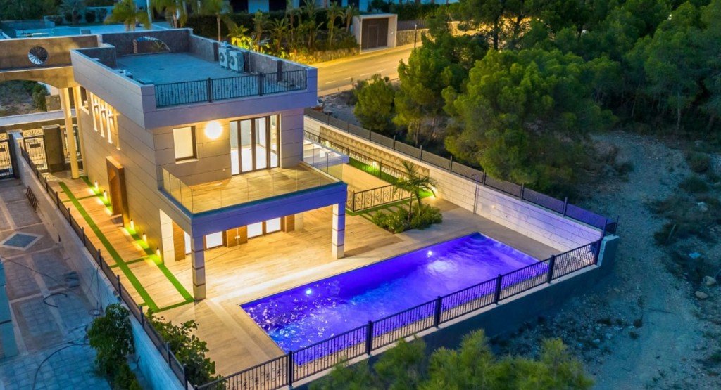 Villa i Finestrat, Alicante, Spanien 4 sovrum, 380 kvm. Nr. 145199