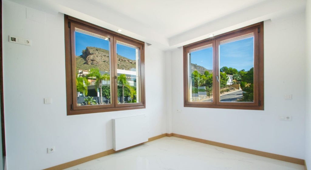 Villa i Finestrat, Alicante, Spanien 4 sovrum, 380 kvm. Nr. 145199