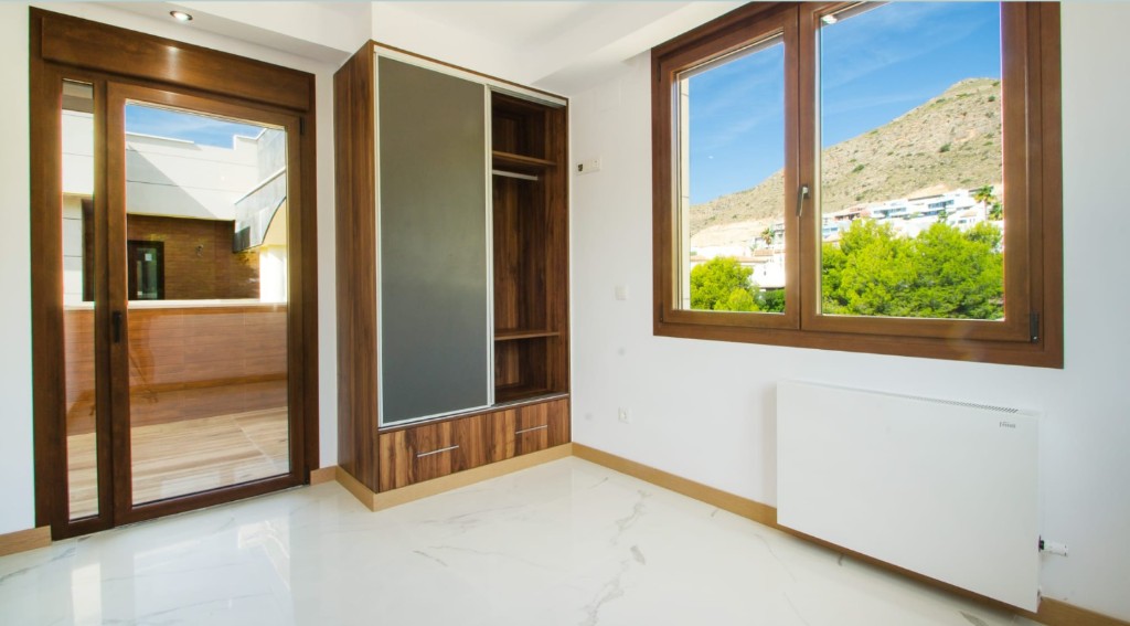 Villa i Finestrat, Alicante, Spanien 4 sovrum, 380 kvm. Nr. 145199
