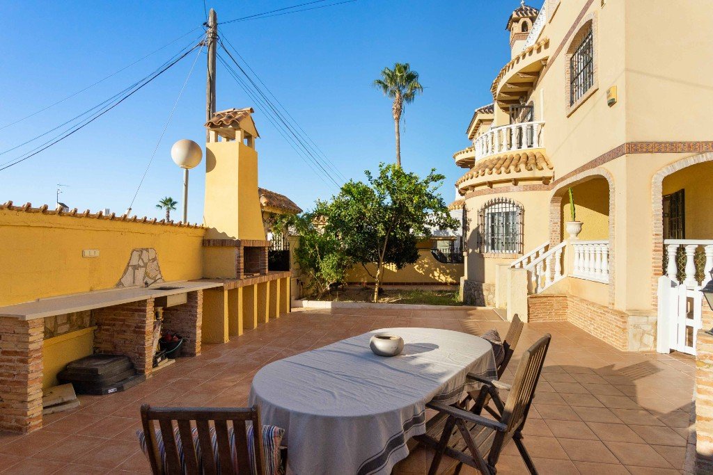 Villa en La Florida, Alicante, España 5 dormitorios, 161 m2 No. 145196