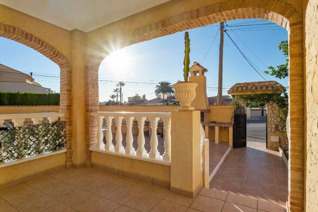 Villa en La Florida, Alicante, España 5 dormitorios, 161 m2 No. 145196