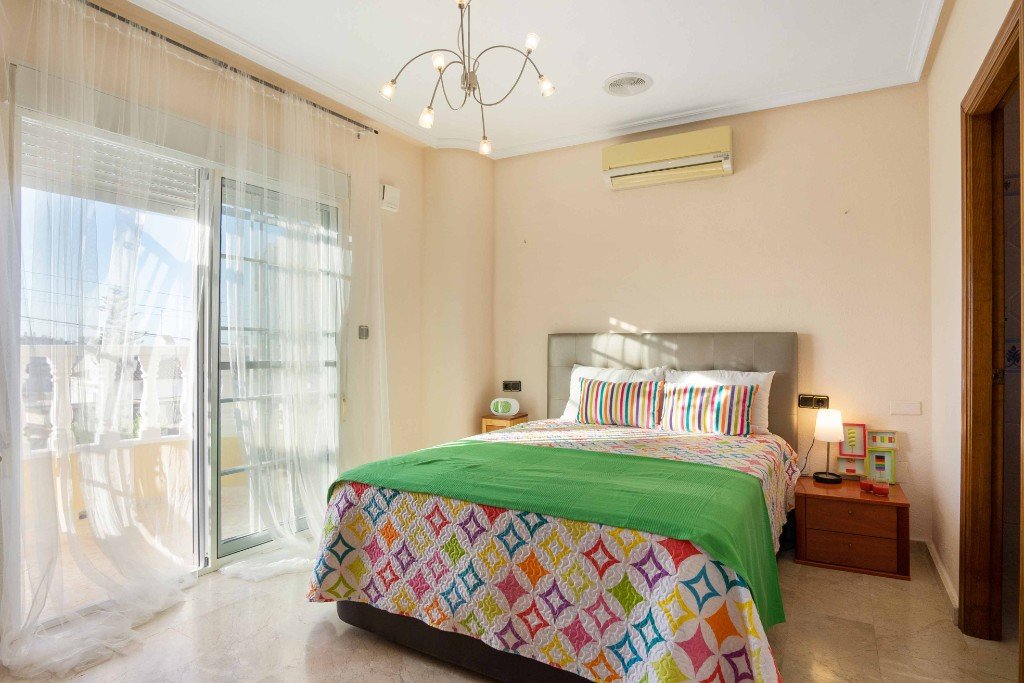 Villa en La Florida, Alicante, España 5 dormitorios, 161 m2 No. 145196