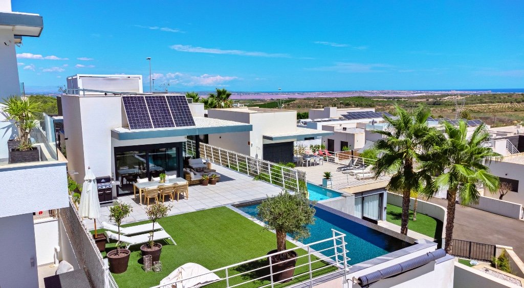 Villa in San Miguel de Salinas, Alicante, Spanien 5 Schlafzimmer, 272 m2 Nr. 145198
