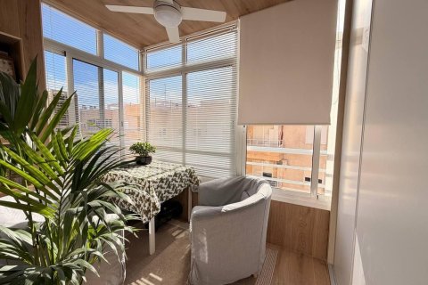 Apartment in Torrevieja, Alicante, Spain 2 bedrooms, 65 sq.m. No. 184306