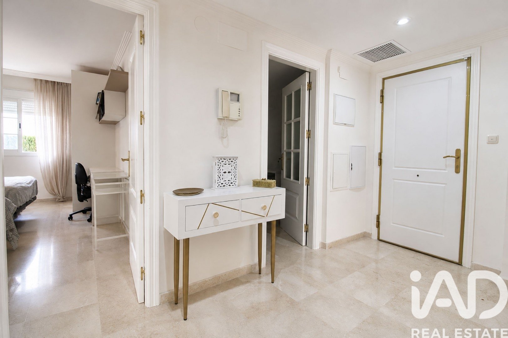 Apartment à Marbella, Malaga, Espagne 3 chambres, 129 m2 No. 195037