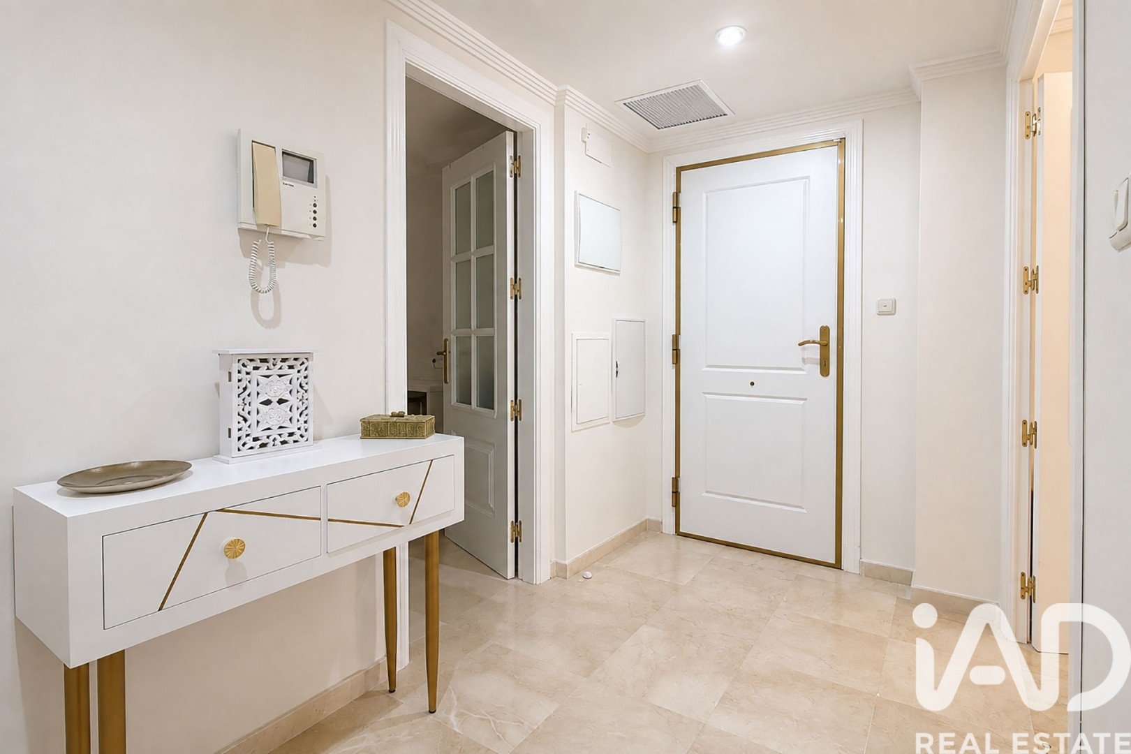 Apartment à Marbella, Malaga, Espagne 3 chambres, 129 m2 No. 195037