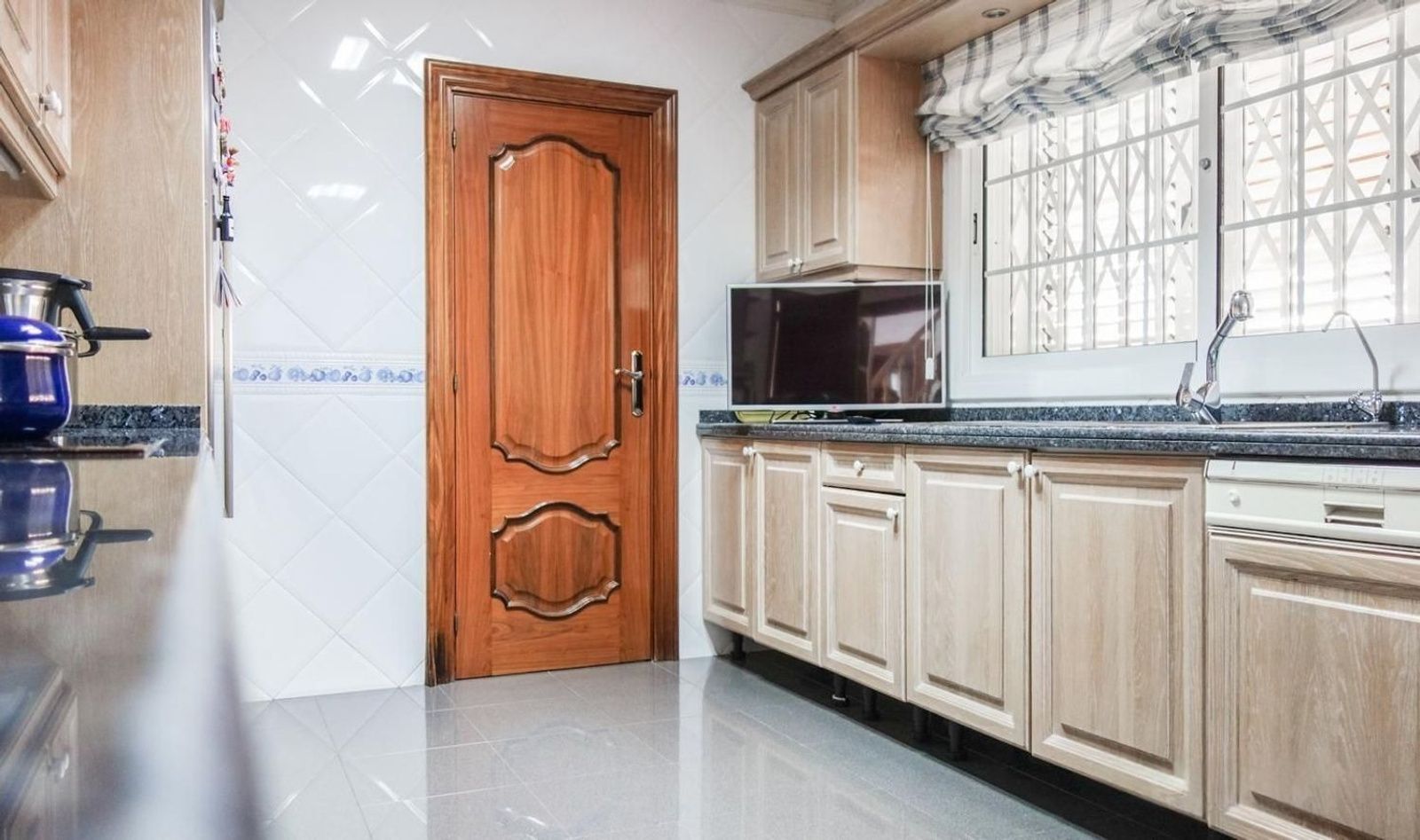 House à Gava, Barcelona, Espagne 6 chambres, 465 m2 No. 192072