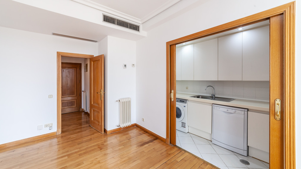 Dzīvoklis Madrid, Spānijā 1 istaba, 70 m2 Nr. 147660