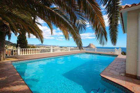 Villa en Calpe, Alicante, España 4 dormitorios, 350 m2 No. 186956