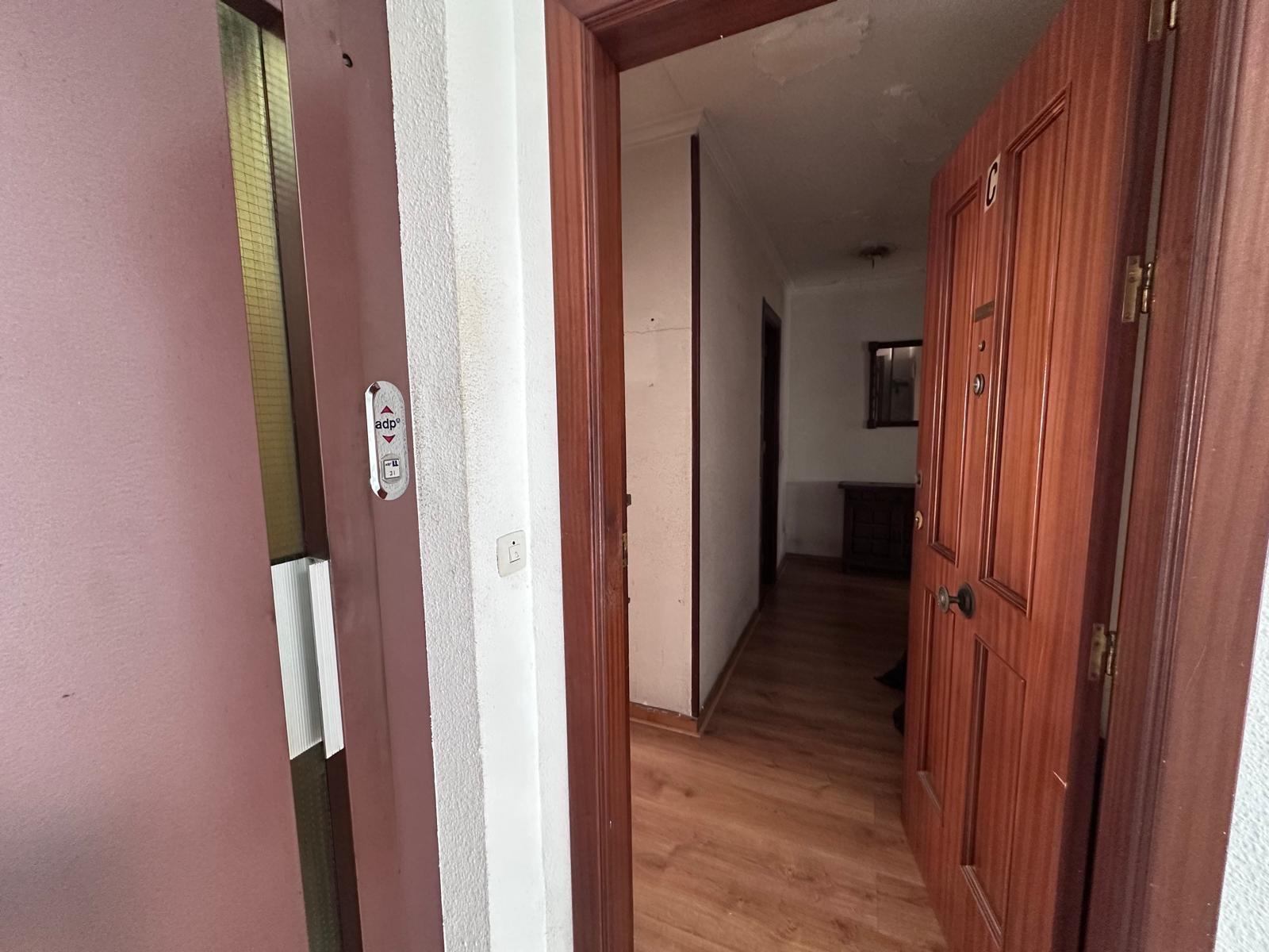 Apartment à Torrevieja, Alicante, Espagne 4 chambres, 120 m2 No. 195452