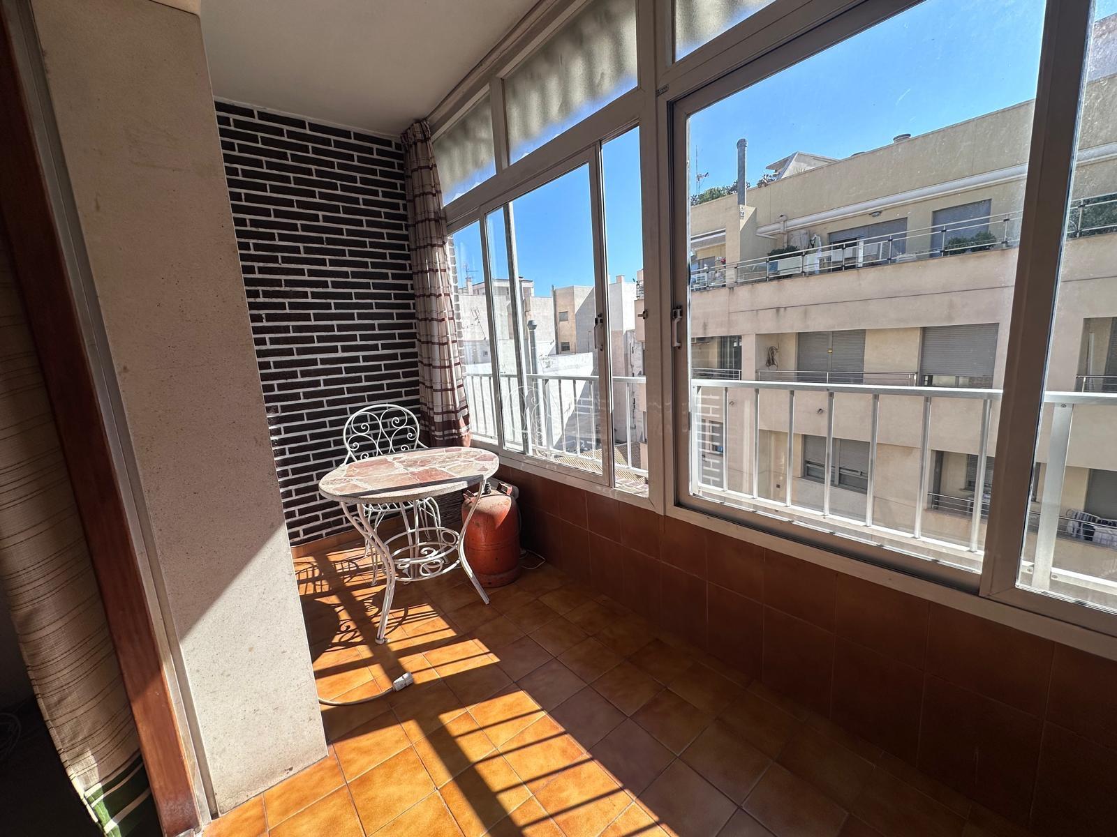 Apartment à Torrevieja, Alicante, Espagne 4 chambres, 120 m2 No. 195452