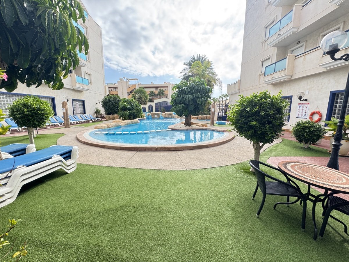 Apartment à Cabo Roig, Alicante, Espagne 2 chambres, 65 m2 No. 139431