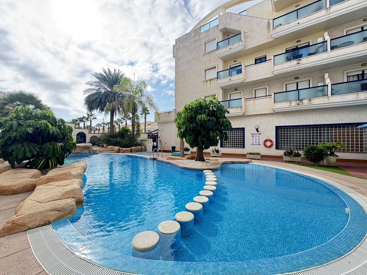Apartment à Cabo Roig, Alicante, Espagne 2 chambres, 65 m2 No. 139431