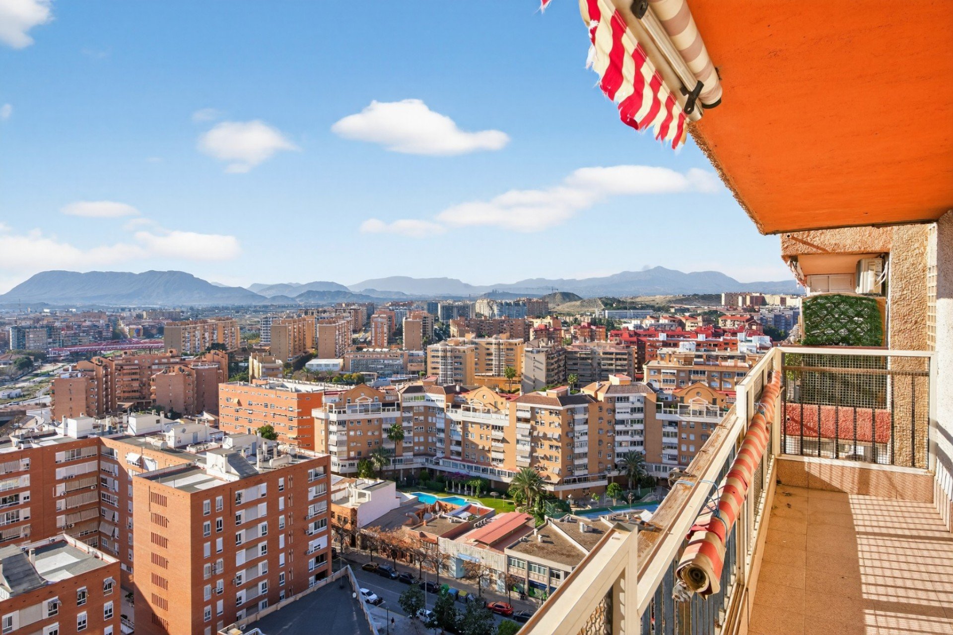 Apartment à Alicante, Espagne 3 chambres, 145 m2 No. 155379