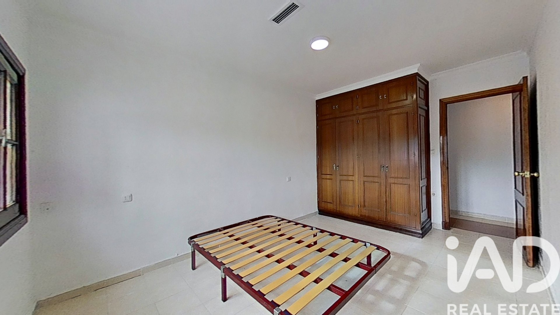 House in Rota, Cadiz, Spain 5 bedrooms, 200 sq.m. No. 173270