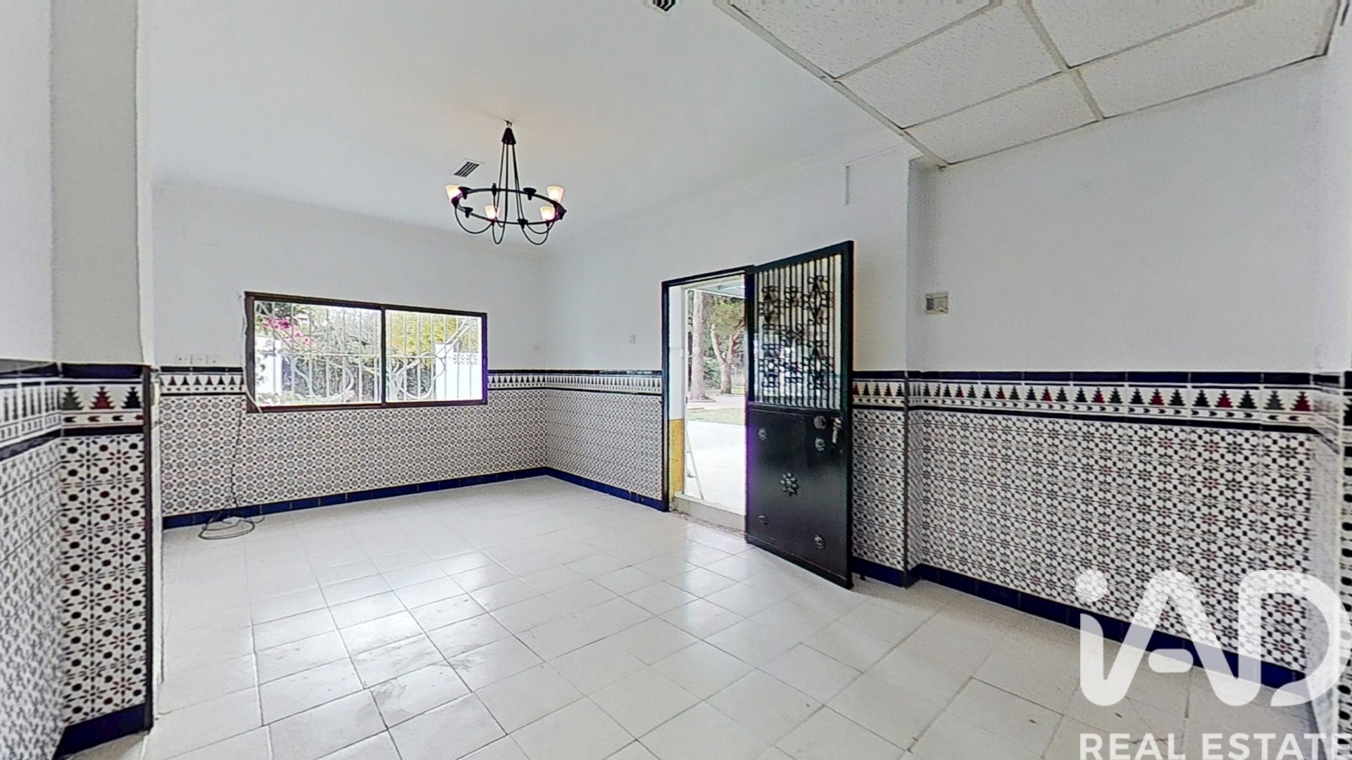 House in Rota, Cadiz, Spain 5 bedrooms, 200 sq.m. No. 173270