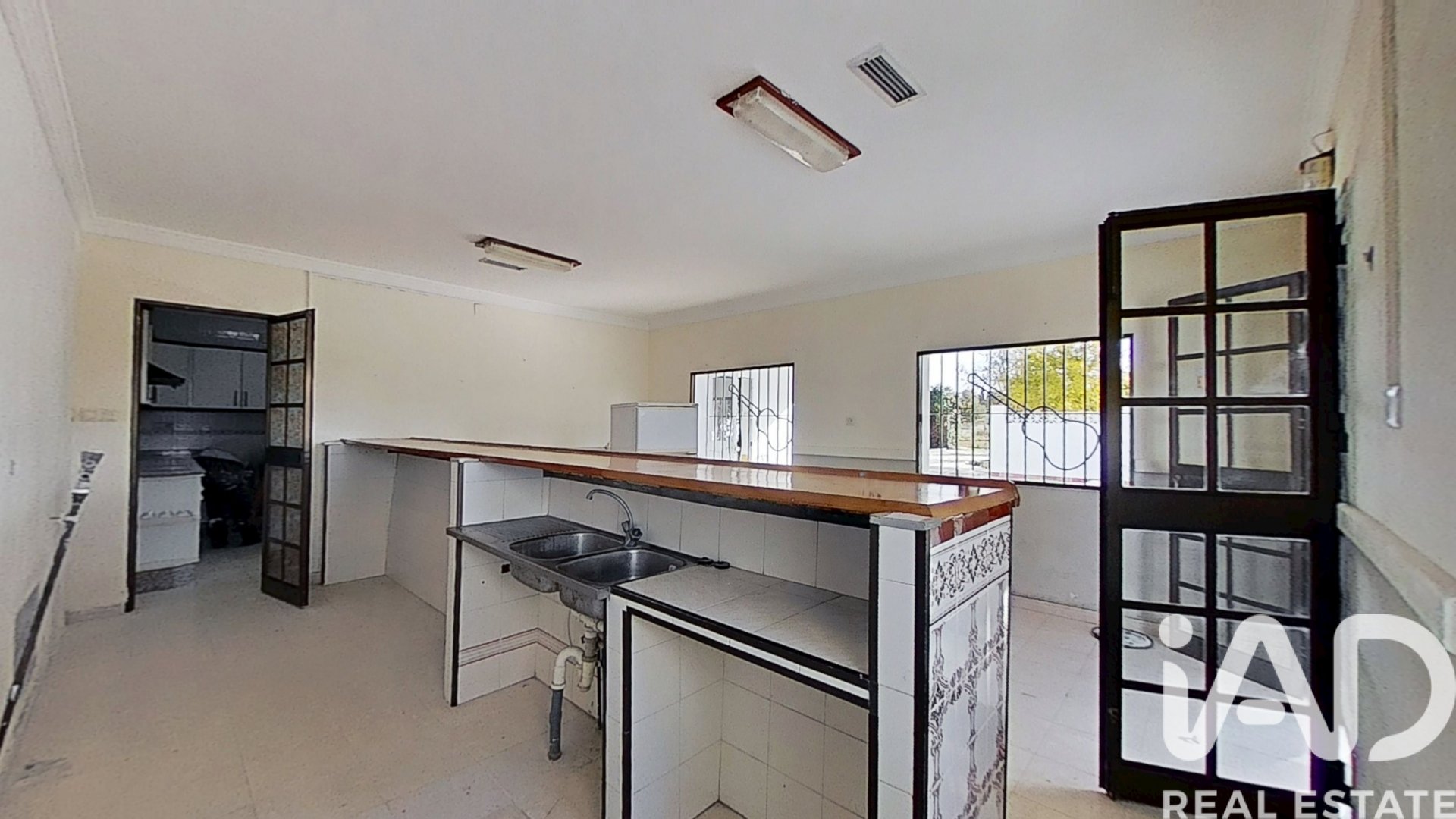 House in Rota, Cadiz, Spain 5 bedrooms, 200 sq.m. No. 173270