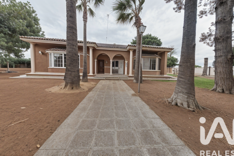 Сasa en Chiclana de la Frontera, Cádiz, España 4 dormitorios, 391 m2 No. 173272