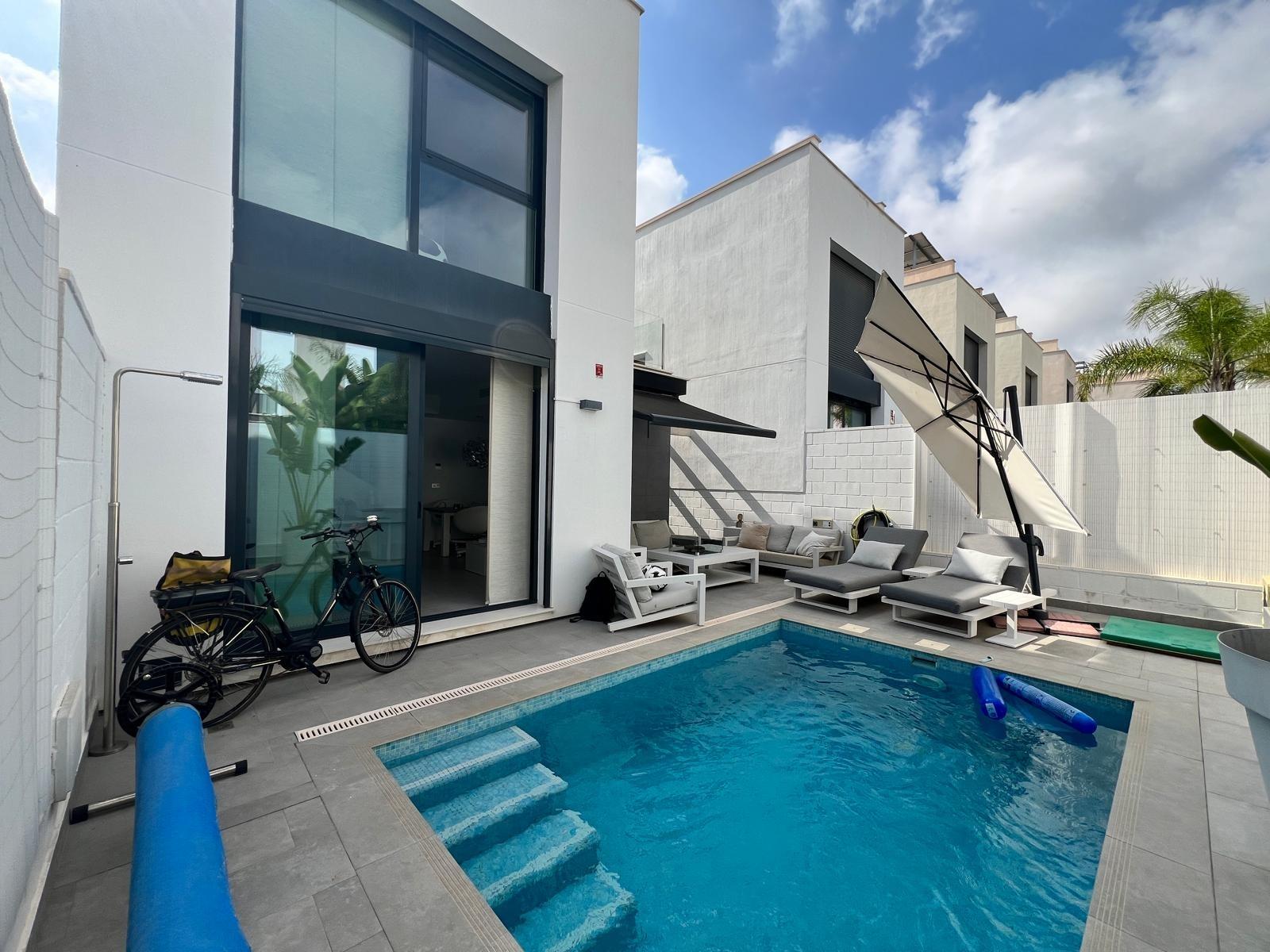 Huvila Villamartin, Alicante, Espanja 3 makuuhuonetta, 103 m2 No. 191065