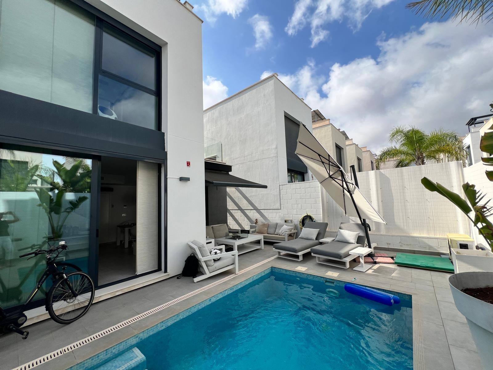 Huvila Villamartin, Alicante, Espanja 3 makuuhuonetta, 103 m2 No. 191065