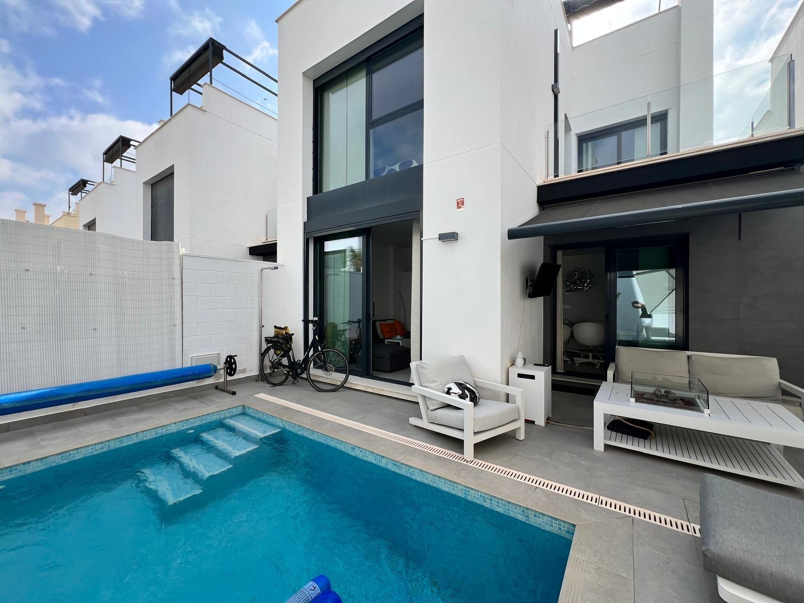 Huvila Villamartin, Alicante, Espanja 3 makuuhuonetta, 103 m2 No. 191065