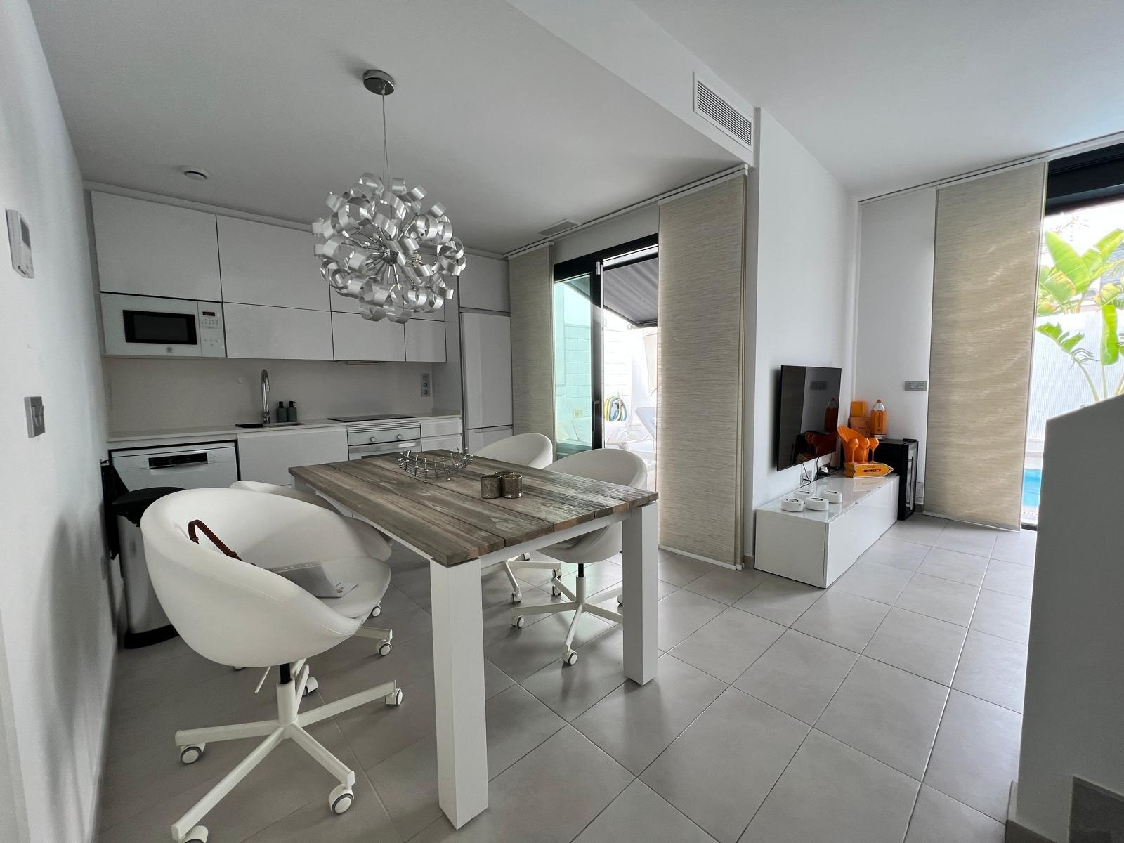 Huvila Villamartin, Alicante, Espanja 3 makuuhuonetta, 103 m2 No. 191065