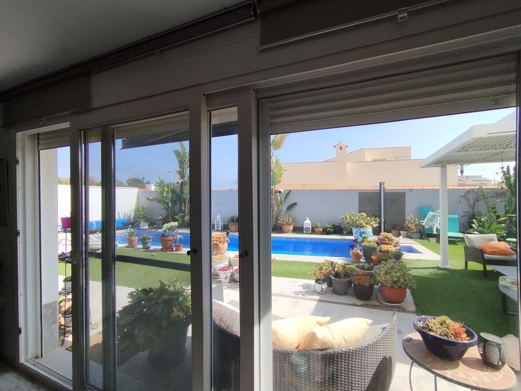 Villa à Torrevieja, Alicante, Espagne 2 chambres, 130 m2 No. 189814