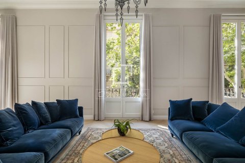Apartment in Barcelona, Spain 3 bedrooms, 238 sq.m. No. 192539