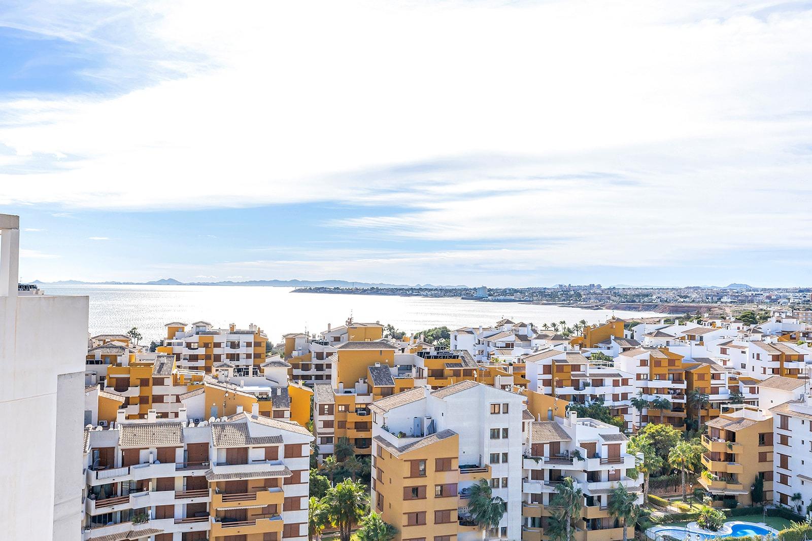 Attico a Torrevieja, Alicante, Spagna 2 camere da letto, 175 mq. N° 165911