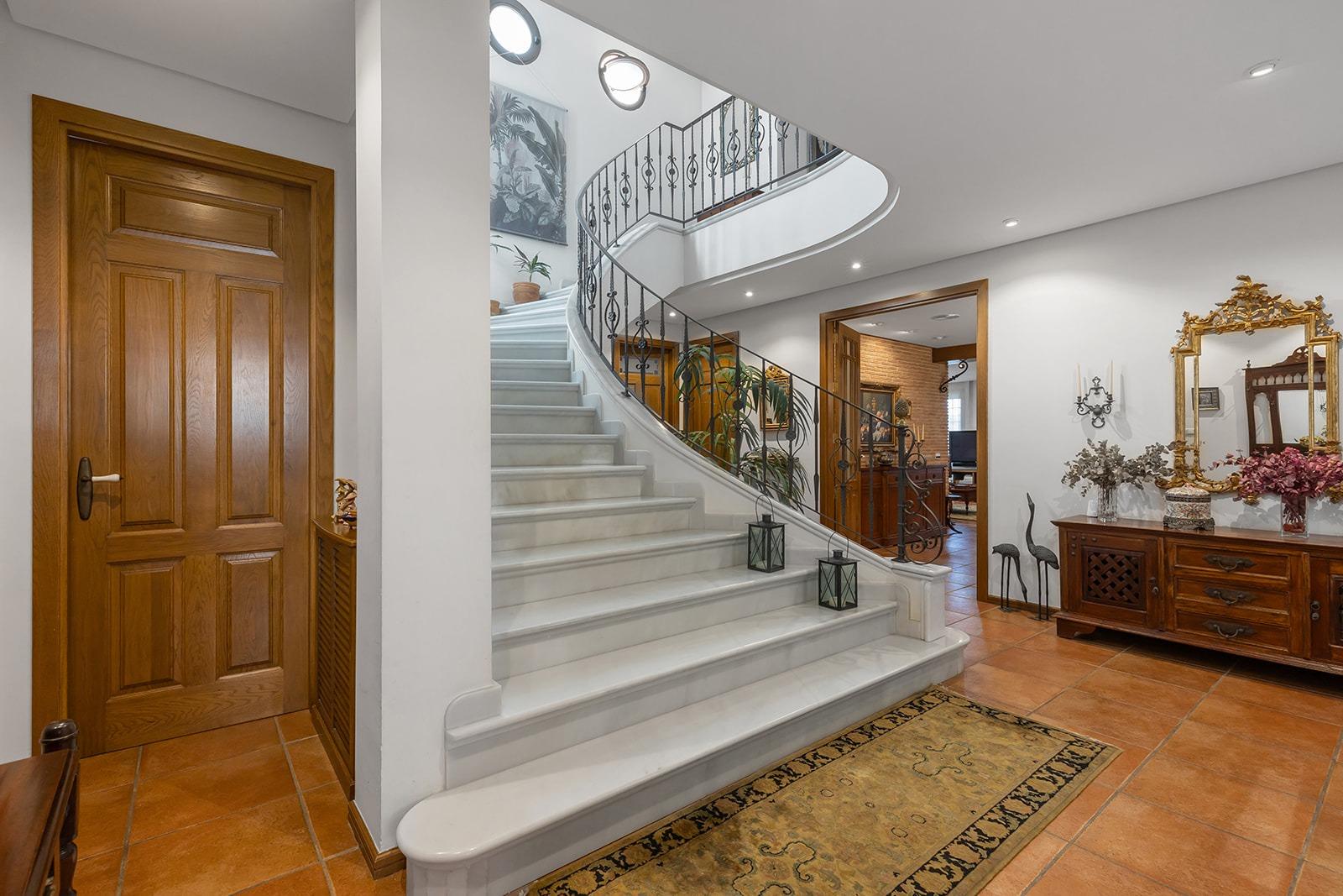 Villa i La Veleta, Alicante, Spanien 6 sovrum, 728 kvm. Nr. 165907