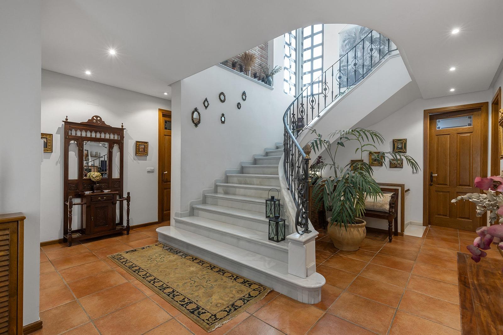 Villa i La Veleta, Alicante, Spanien 6 sovrum, 728 kvm. Nr. 165907