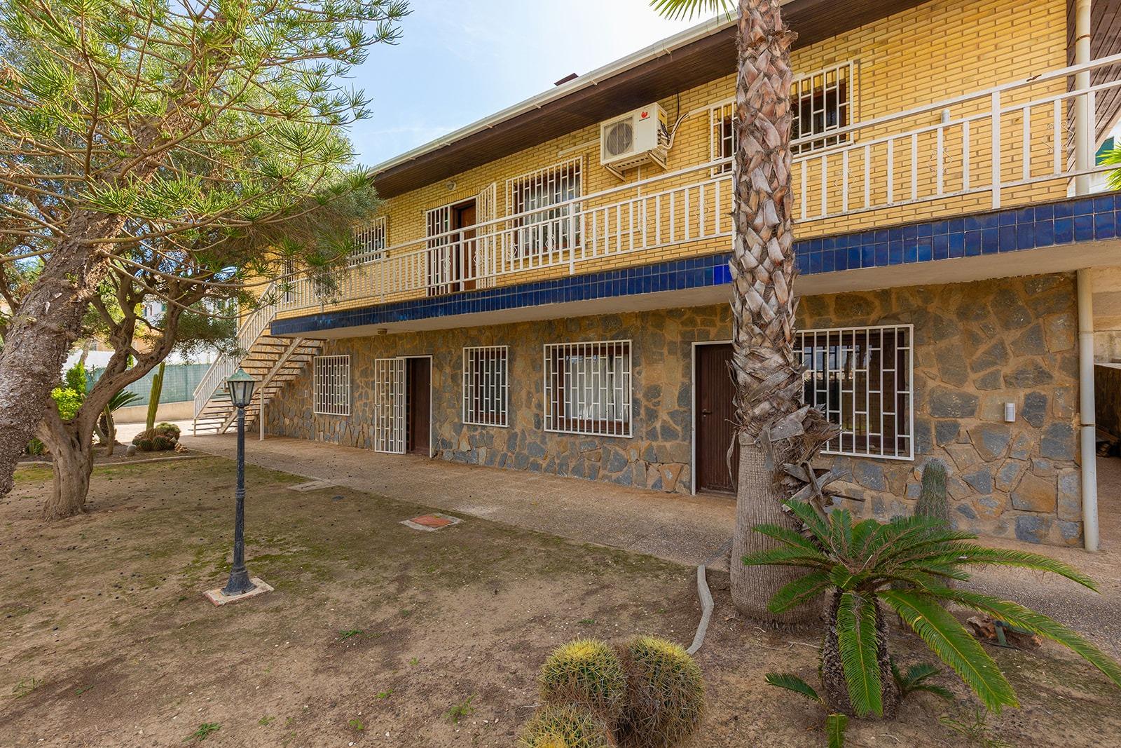 Huvila Campoamor, Alicante, Espanja 5 makuuhuonetta, 366 m2 No. 165909