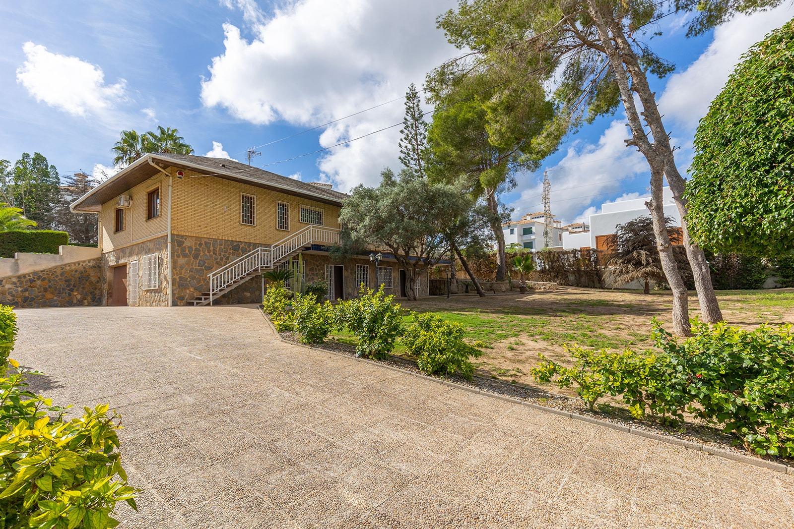 Huvila Campoamor, Alicante, Espanja 5 makuuhuonetta, 366 m2 No. 165909