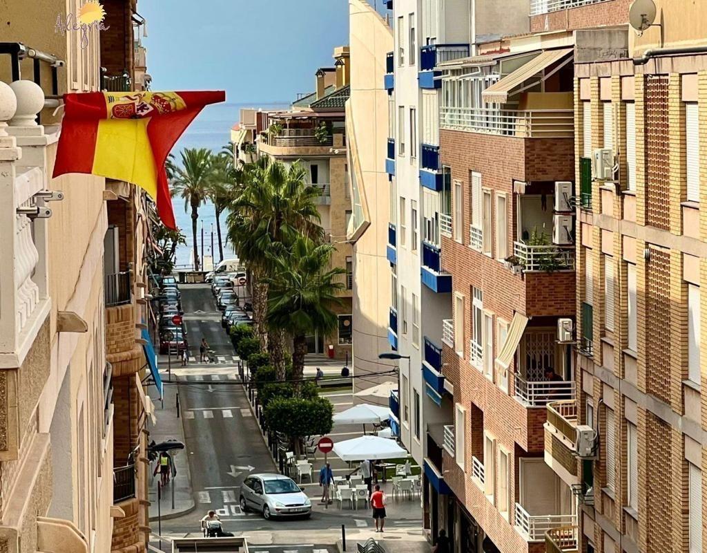 Apartment à Torrevieja, Alicante, Espagne 61 m2 No. 183015
