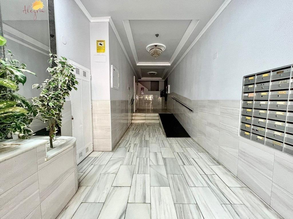 Apartment à Torrevieja, Alicante, Espagne 61 m2 No. 183015